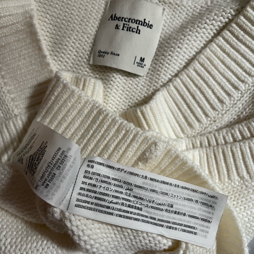Abercrombie NWT medium cream white v-neck sweater vest - Picture 3 of 6